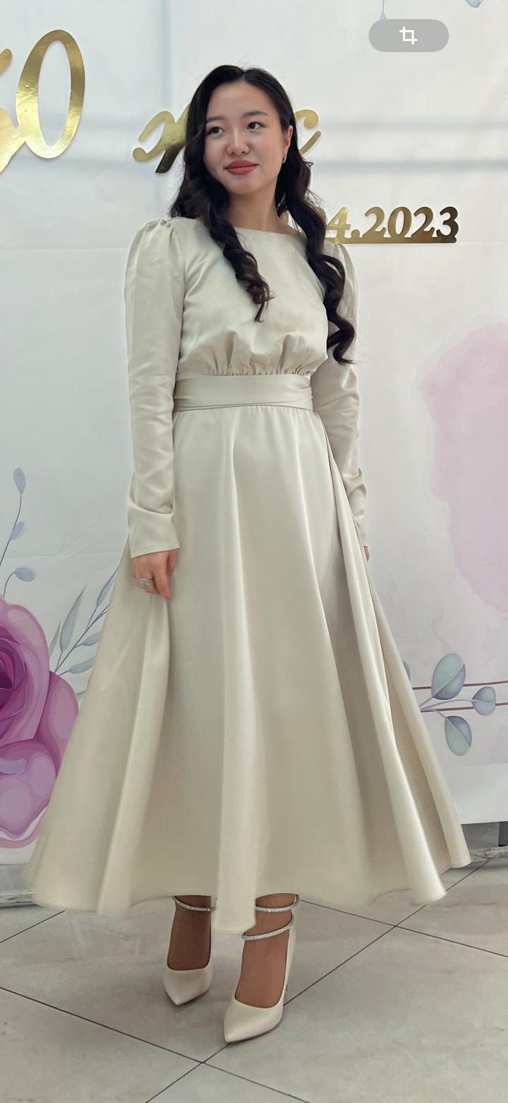 Платье Lichi шампанского цвета на запах