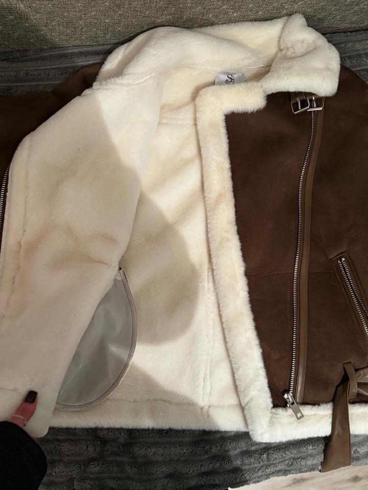 Дубленка (новая) весенняя