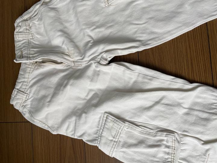 белые джинсы Zara