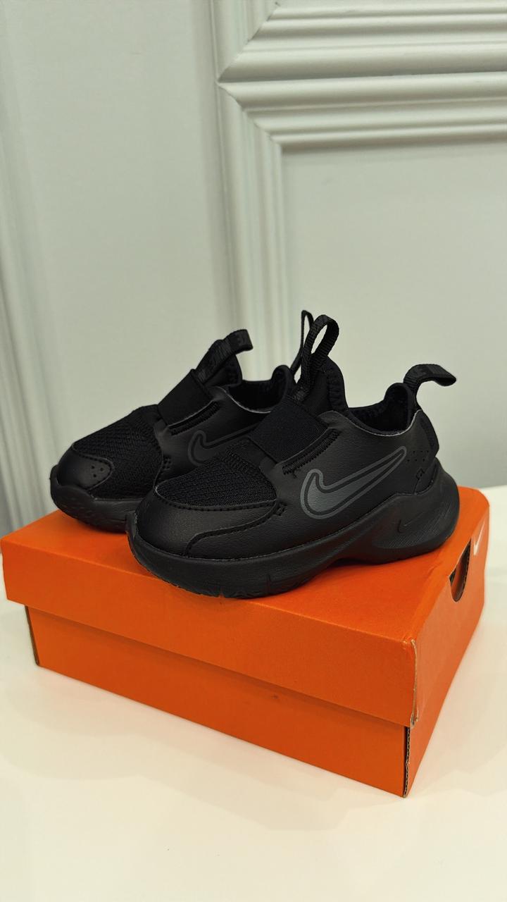 Новые кроссовки Nike 21 размер