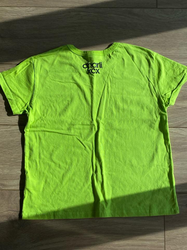 футболка салатовая bershka “brat”