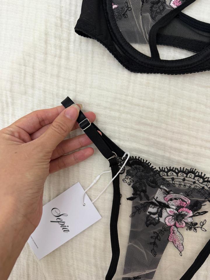 Кружевная двойка