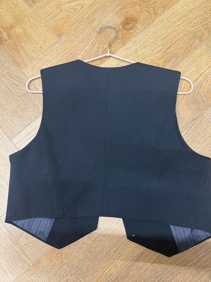 Черная Жилетка Bershka