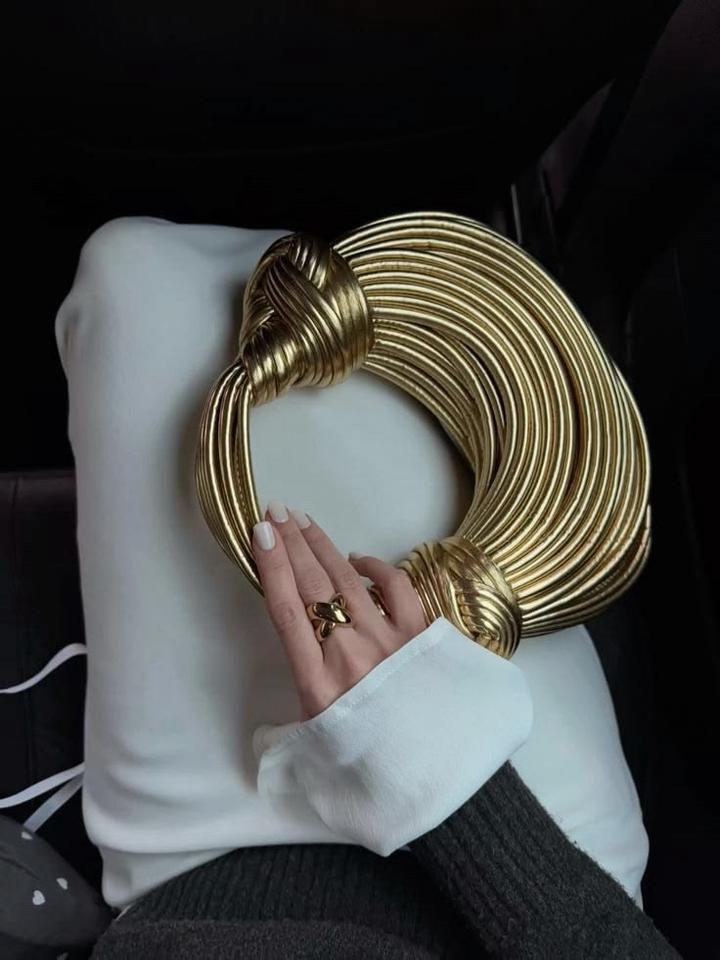 Золотистая сумка