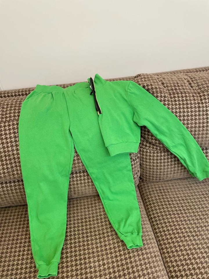 Спортивный костюм салатном цвете S