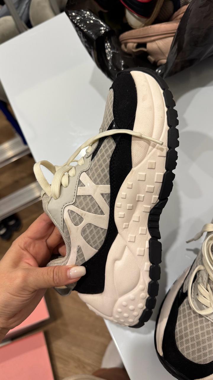 Кроссовки от Армани