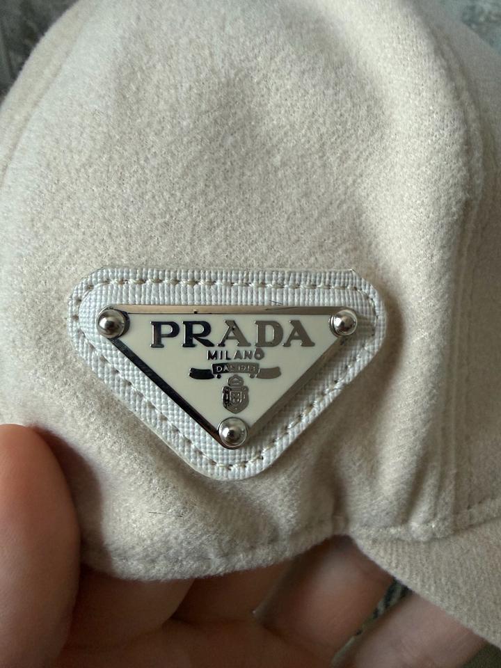 Кепка Prada