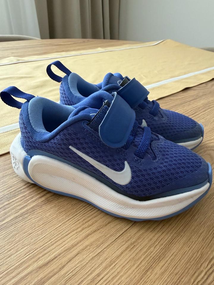 кроссовки Nike