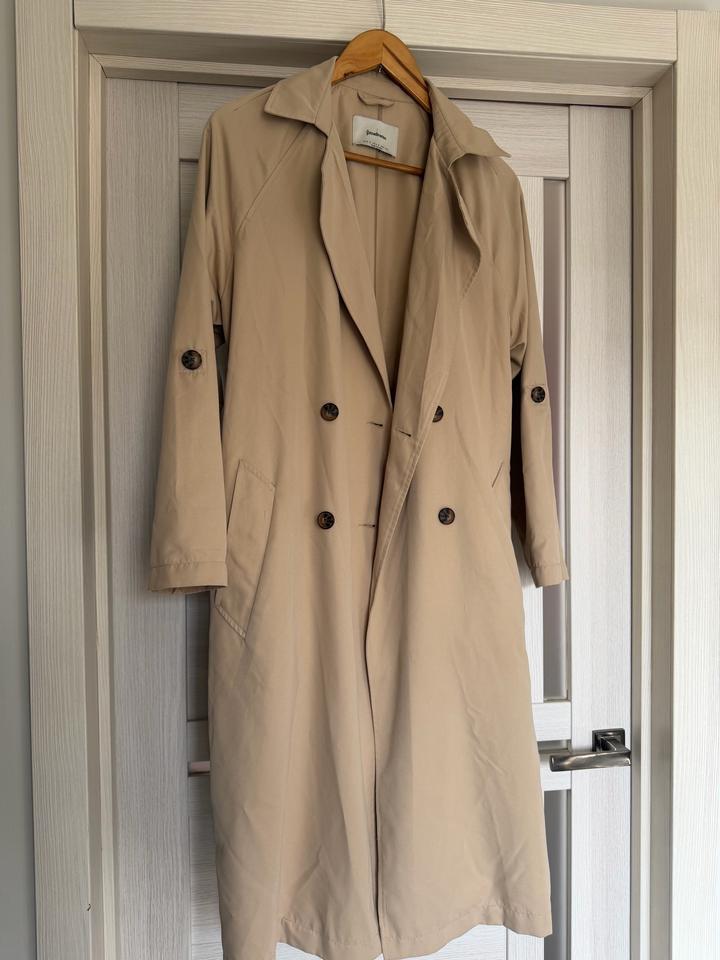 Бежевый тренч