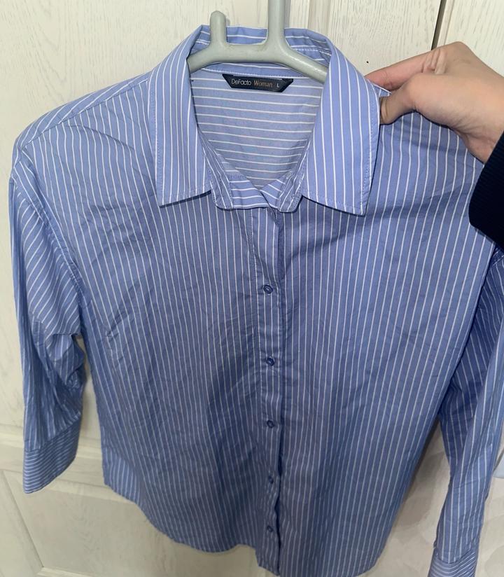 Рубашка голубая длинная