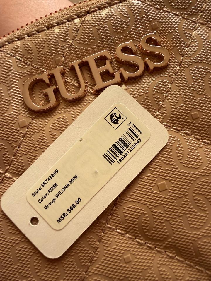 Сумка от бренда GUESS