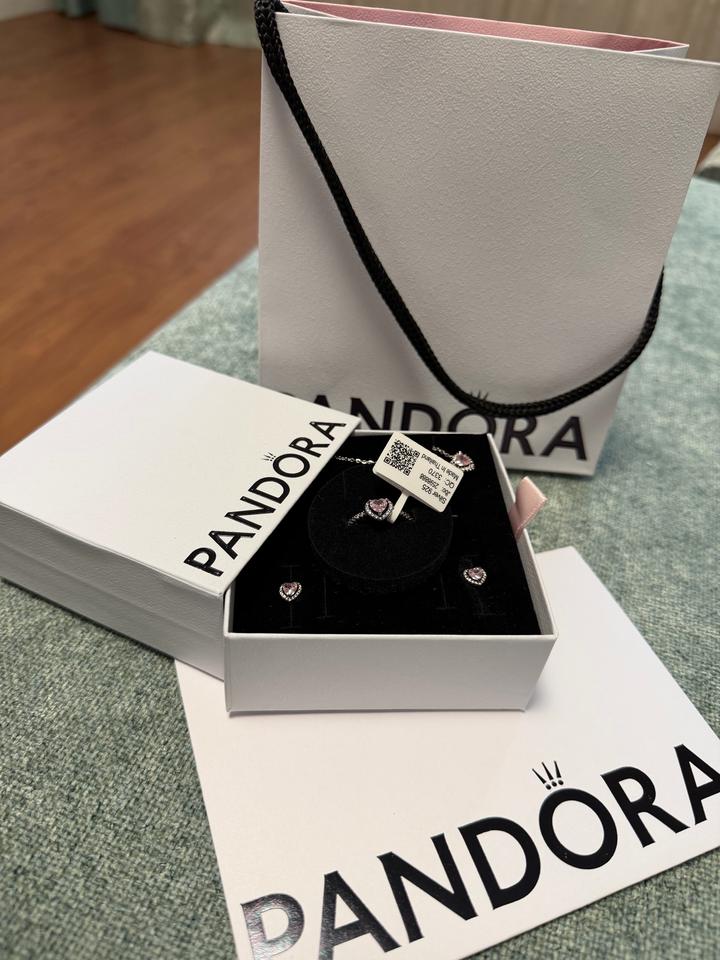 Набор бижутерии Pandora
