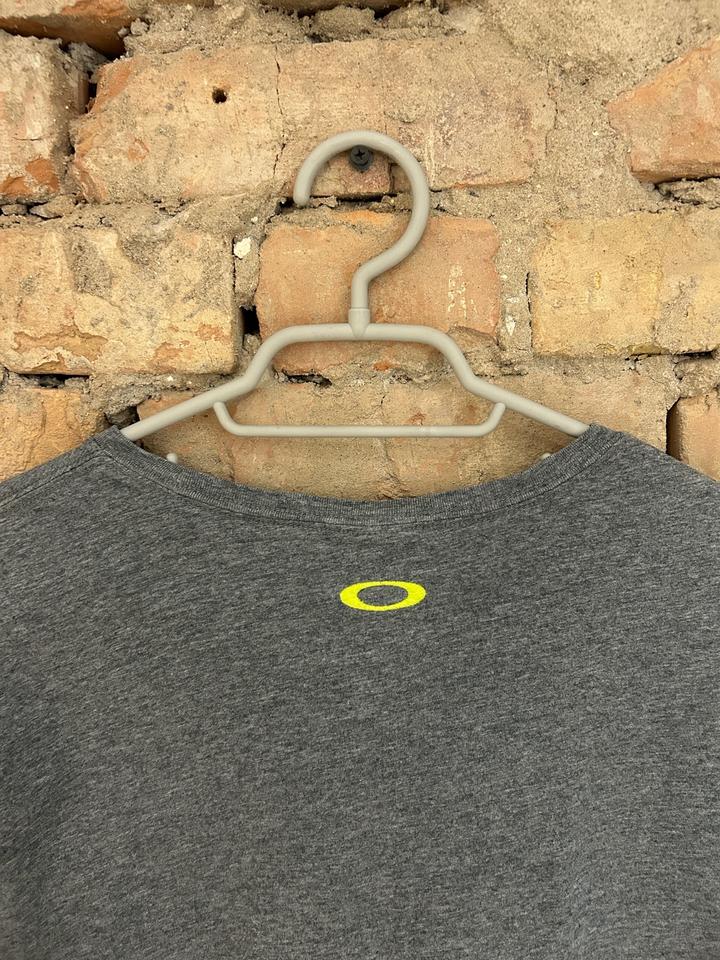 Винтажная тишка Oakley “Always updating”