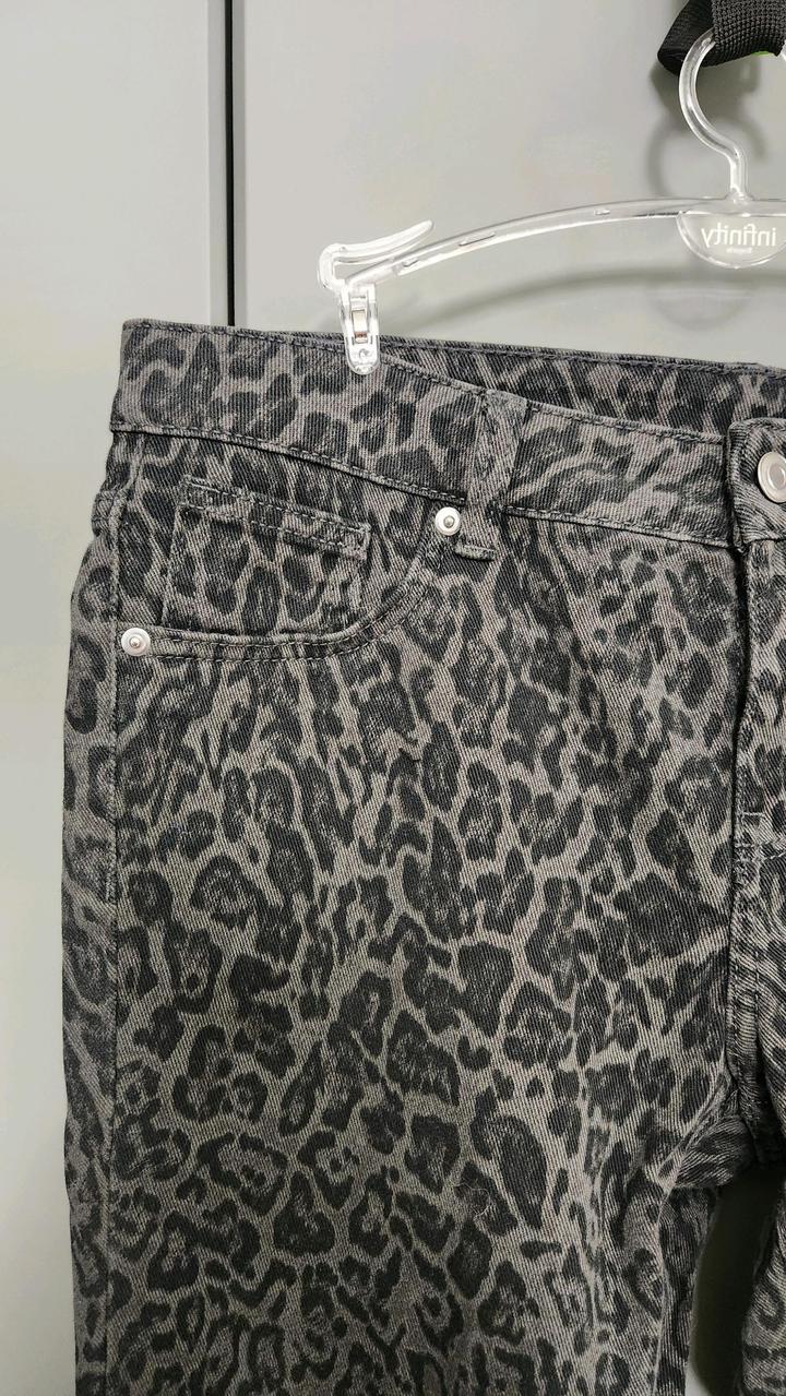 Джинсы клеш H&M леопард