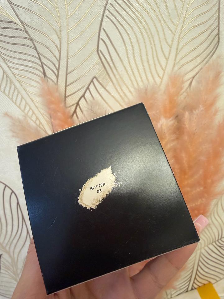 Пудра fenty beauty в оттенке butter