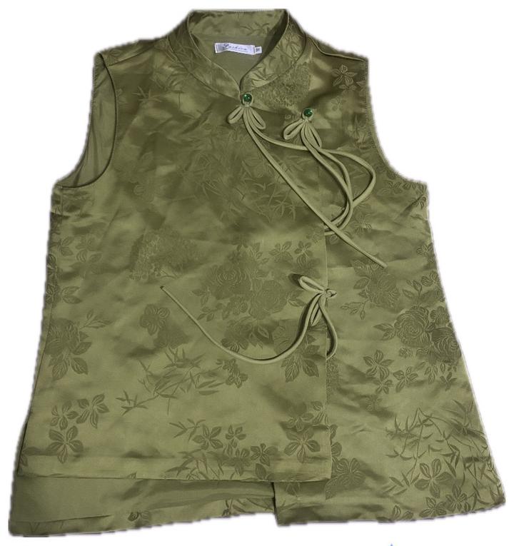 Атласный жилет в восточном стиле (Ципао)
