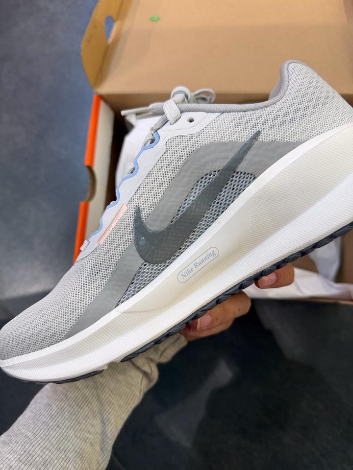 Женские кроссовки Nike