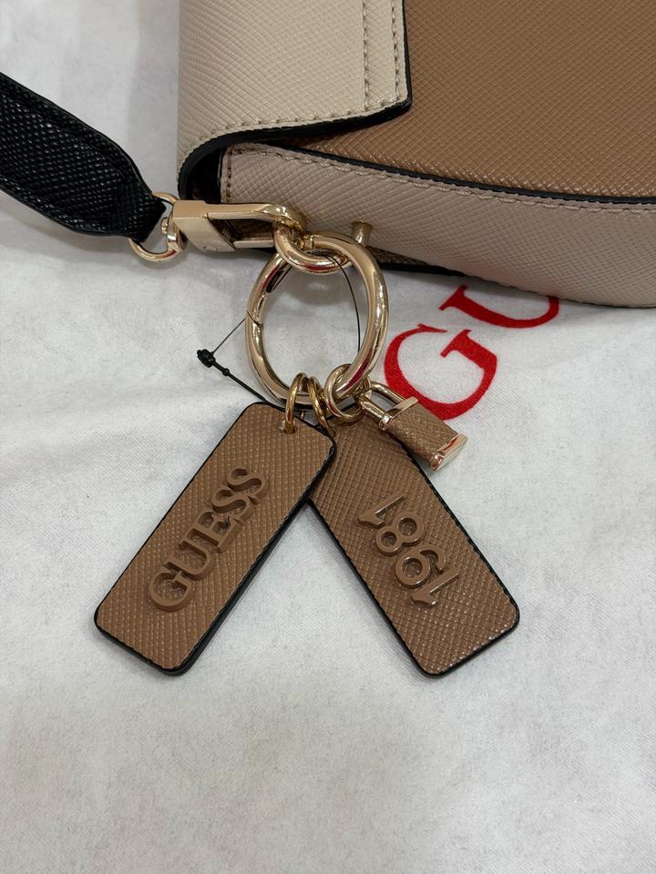Сумка Guess