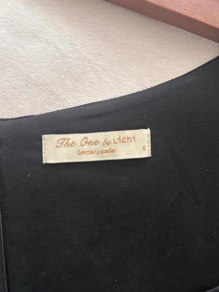 Бархатное черное платье футляр в пол. Бренд Lichi.