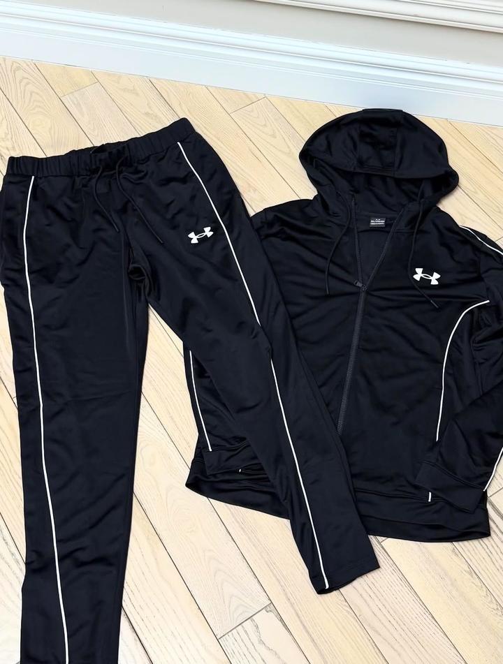 Черная оригинальная спортивка Under Armour