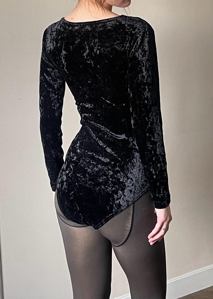 Черный боди из жатого бархата / 90s crushed velvet bodysuit