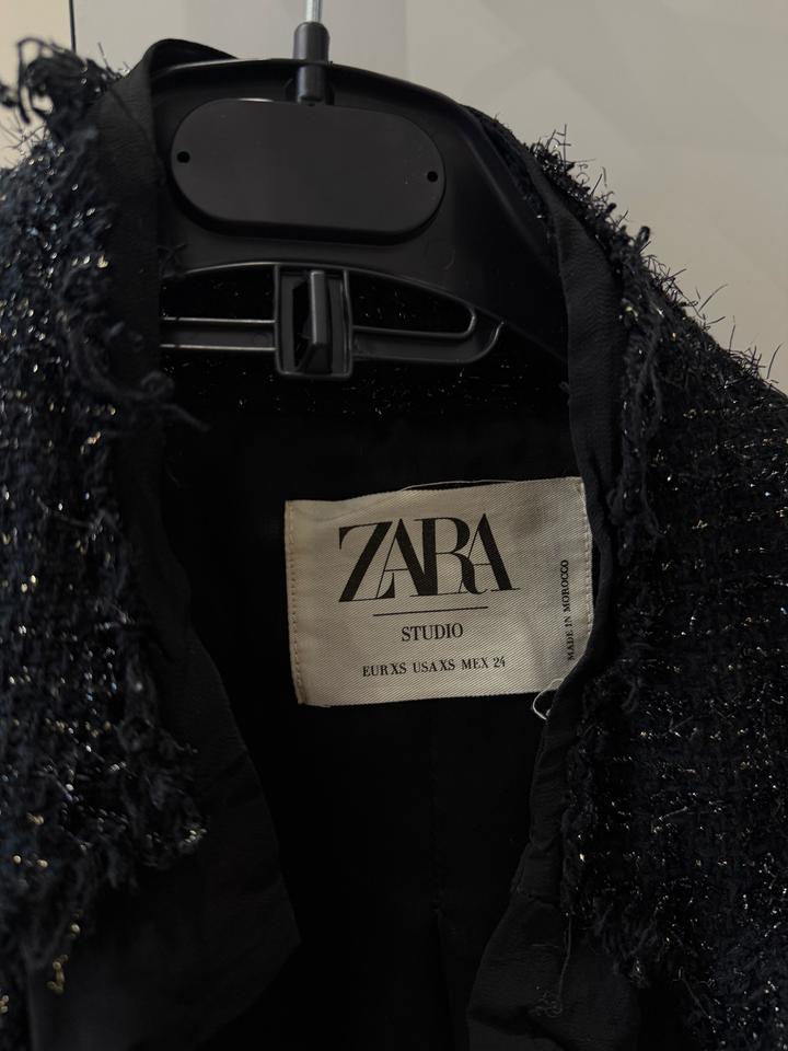Жакет Zara Studio на бархатном ремешке