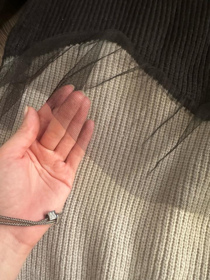 Свитер женский