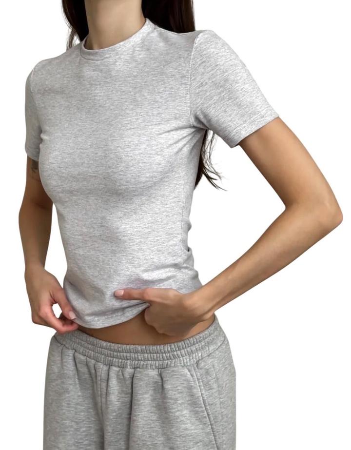 Футболка топ скимс облегающая