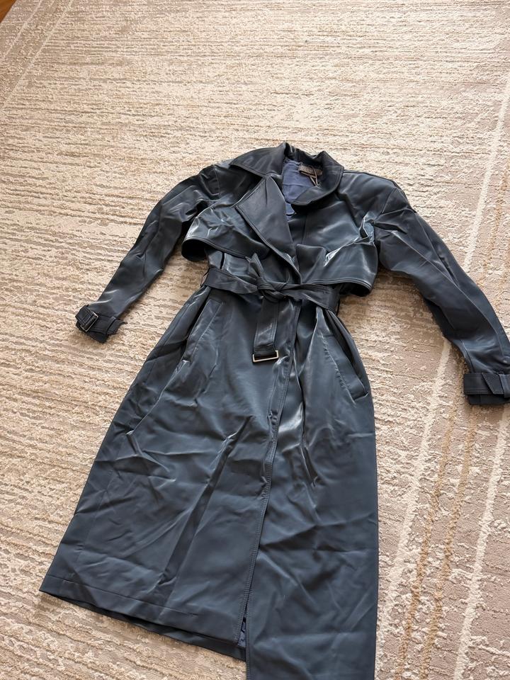 Тренч лакированный