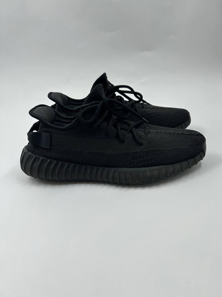 Кроссовки adidas yeezy