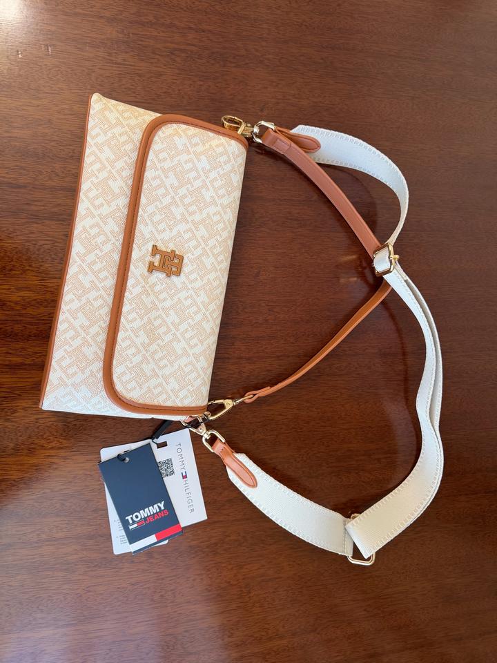 Tommy Hilfiger bag