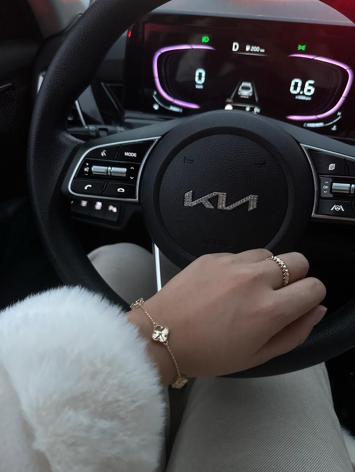 Кардиган с мехом на рукавах