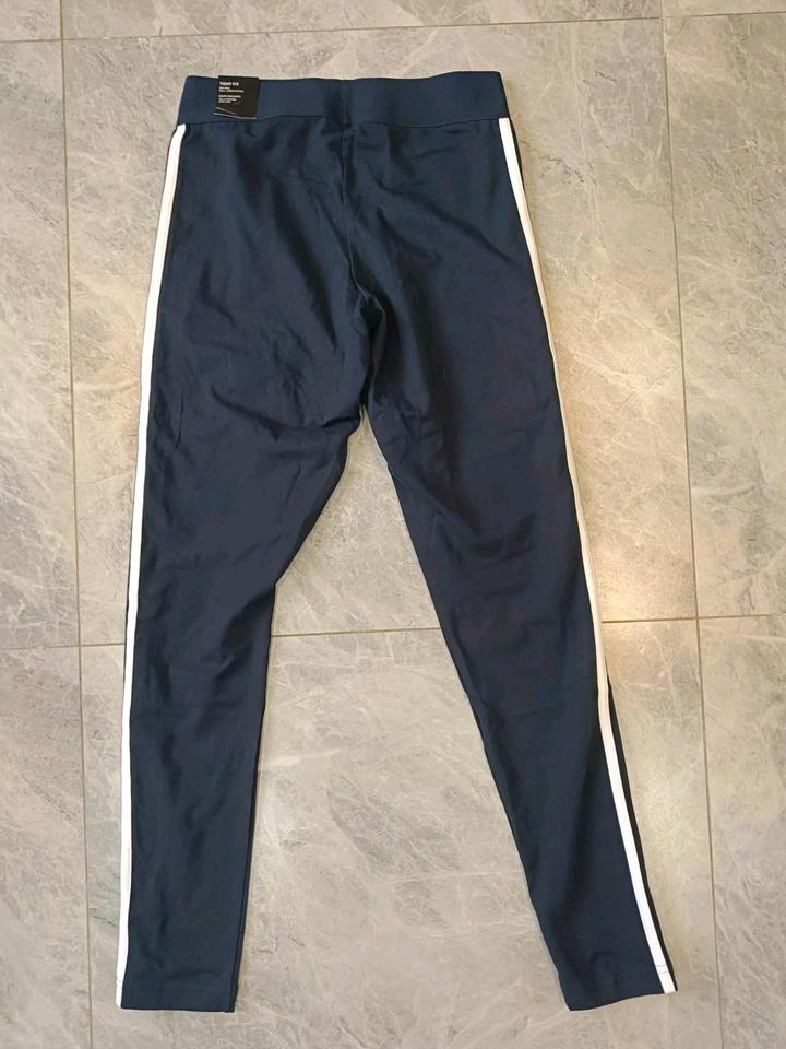 Леггинсы Adidas, размер S/M, новые