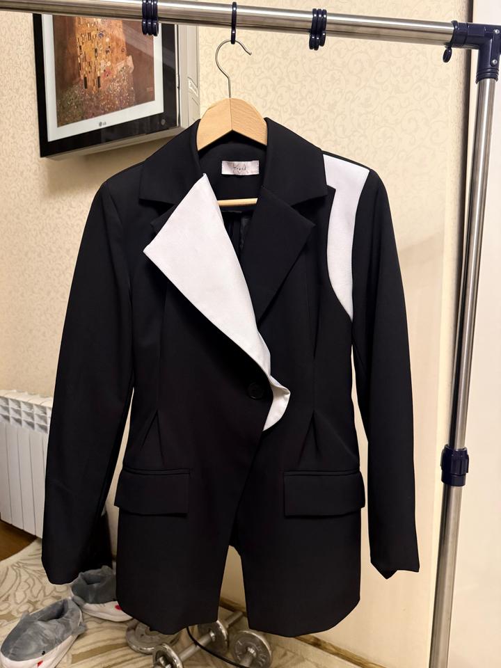 Черный пиджак