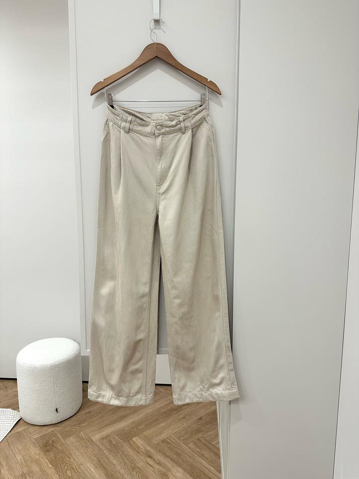 Летние джинсы Reserved