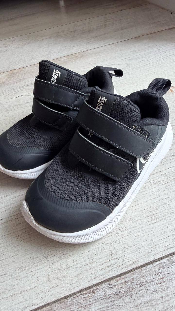 Продам детские кроссовки Nike StarRunner 3