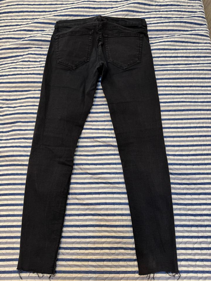 Черные джинсы Bershka