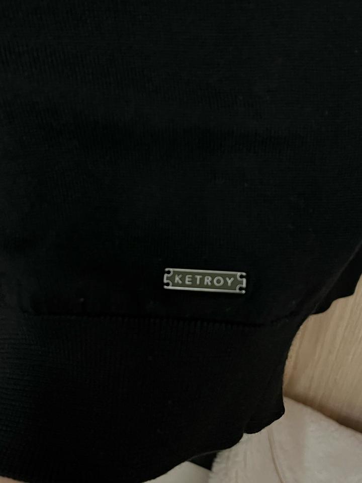 Тонкий свитер