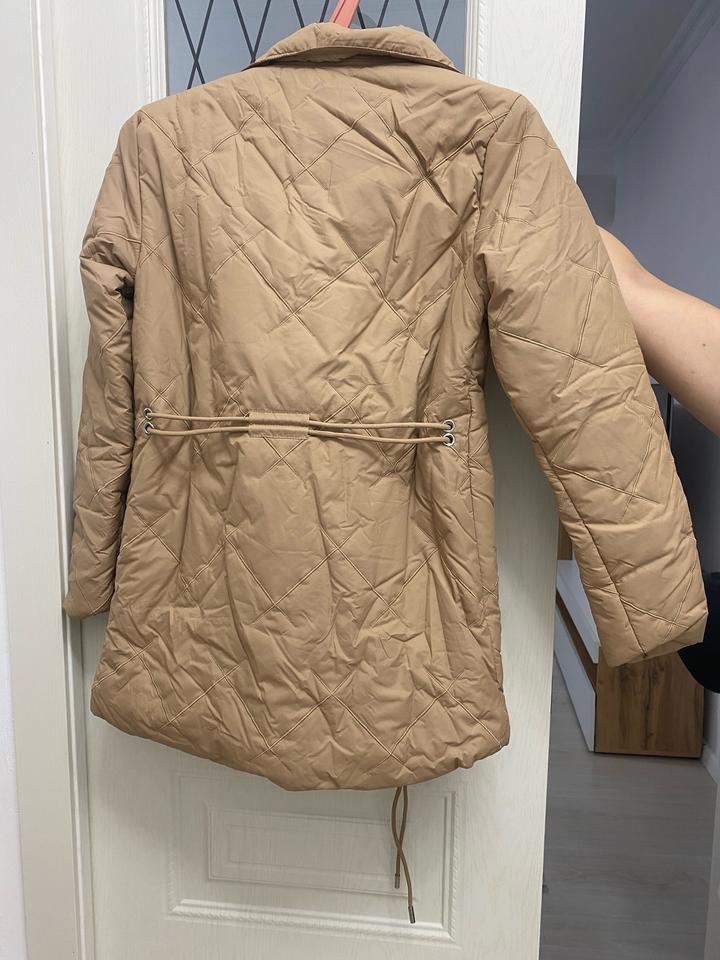 Осенняя стеганная куртка новая