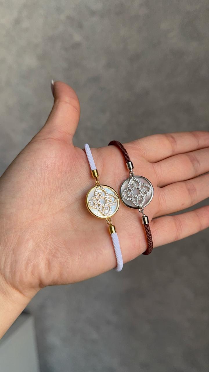 Браслет ручной работы (белый)