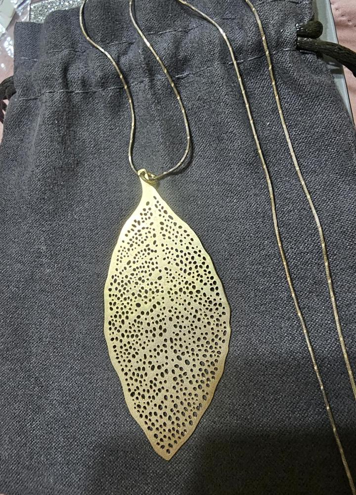Серебряная цепочка с листиком