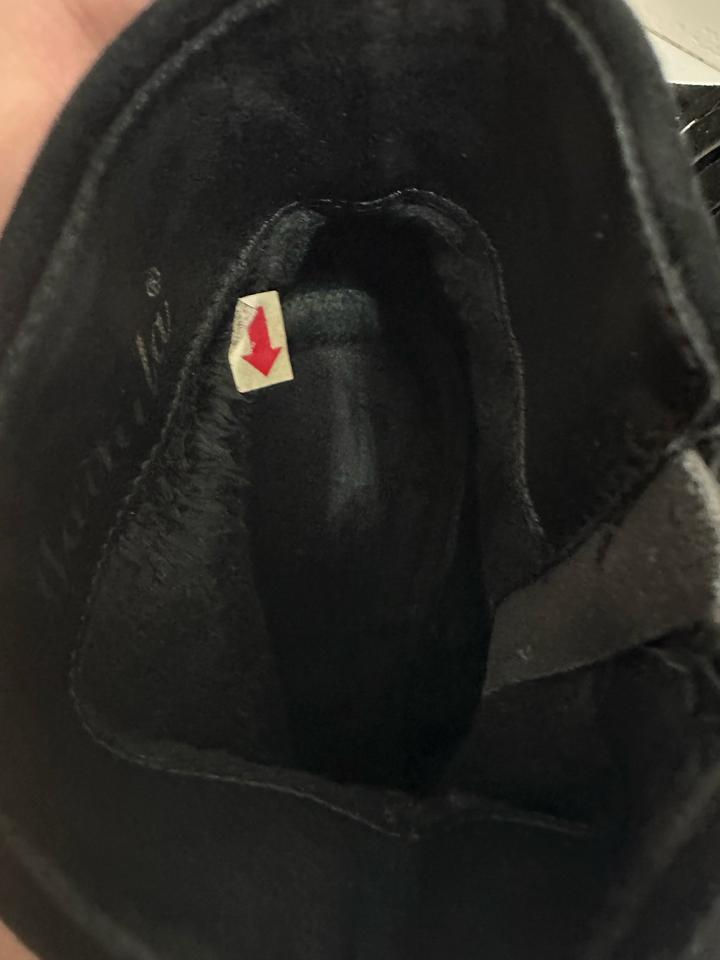 Лабутены замшевые