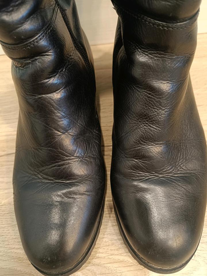 Кожаные сапоги