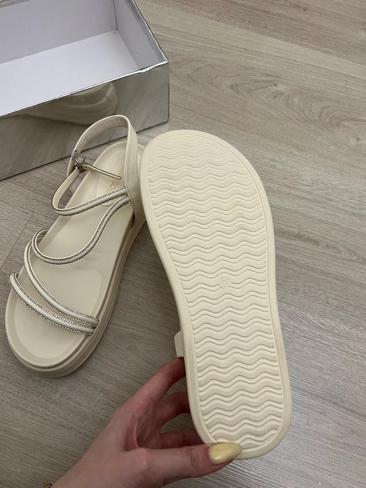 Новые босоножки