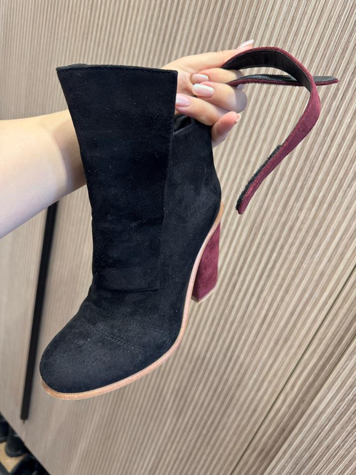 Полусапожки весна-осень, можно и на теплую зиму.