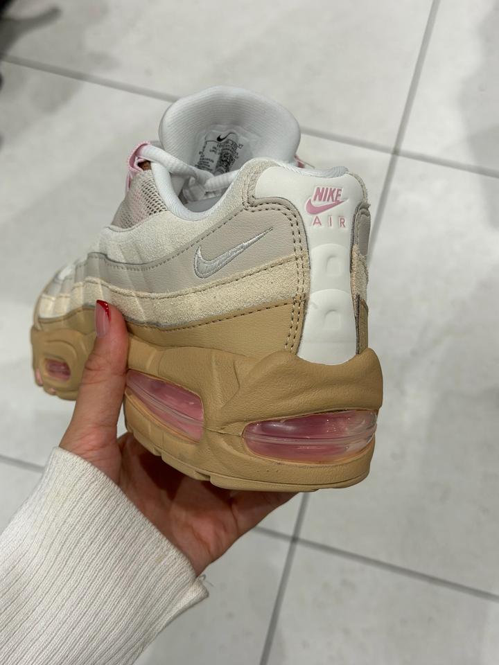 Кроссовки Nike