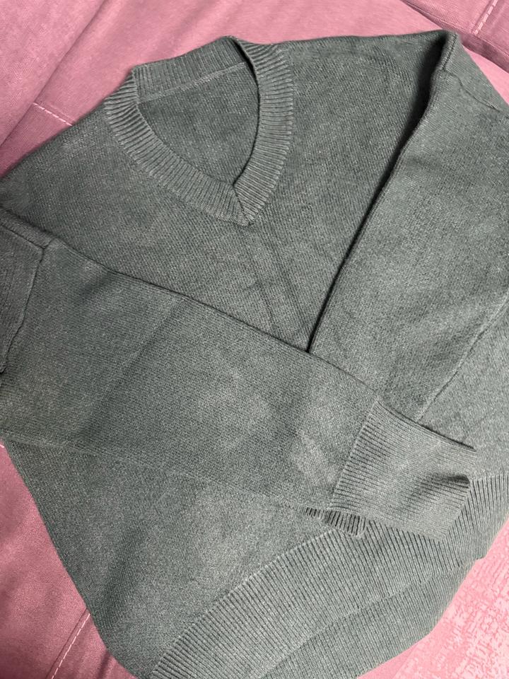 Свитер женский