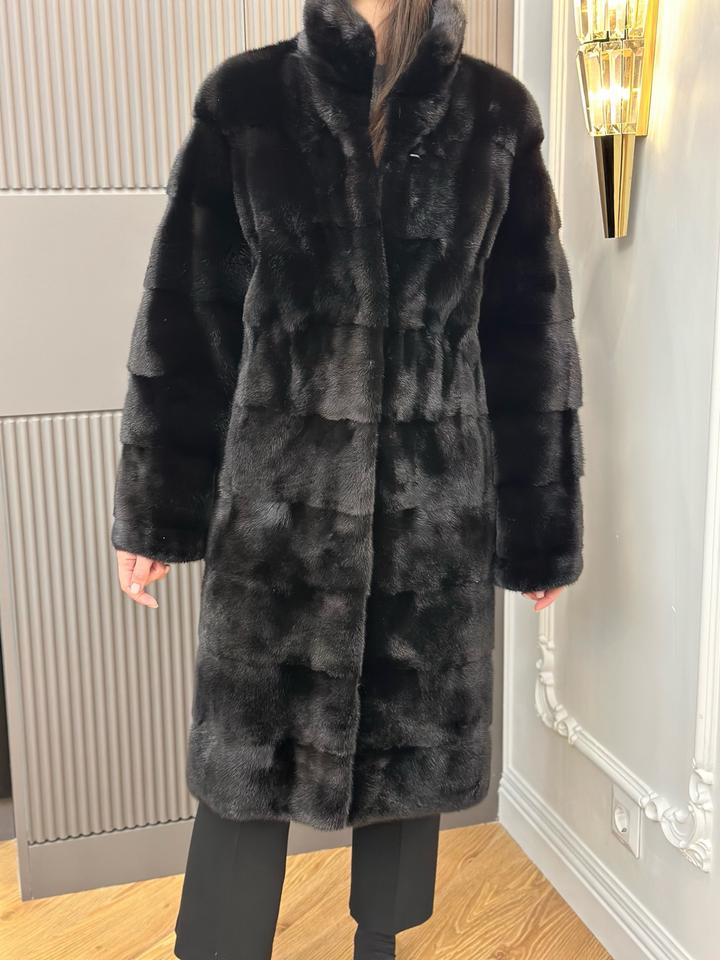 Продам норковую шубу blackglama