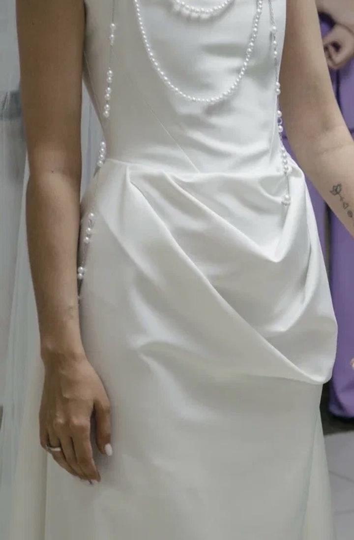 Белое платье