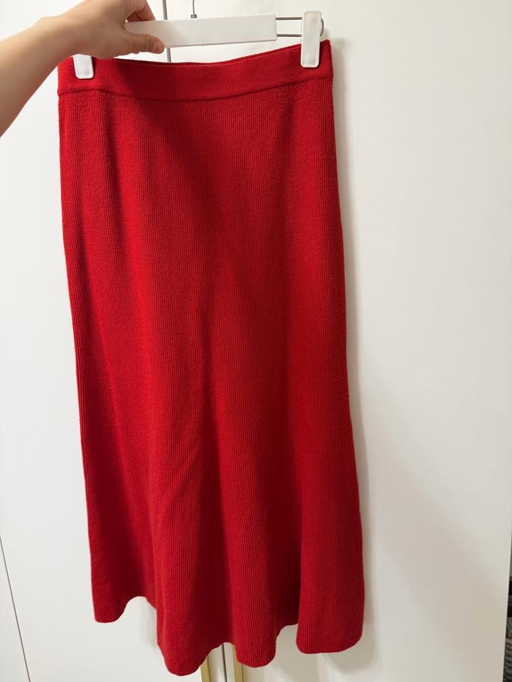 Красная юбка mango